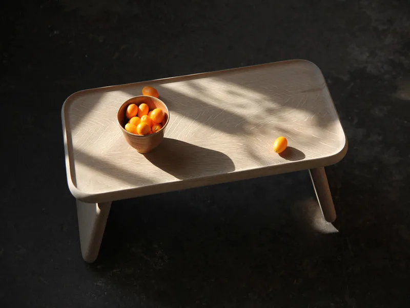 'Bento Tray' chiếc bàn lấy cảm hứng từ văn hoá ngồi quỳ Nhật Bản