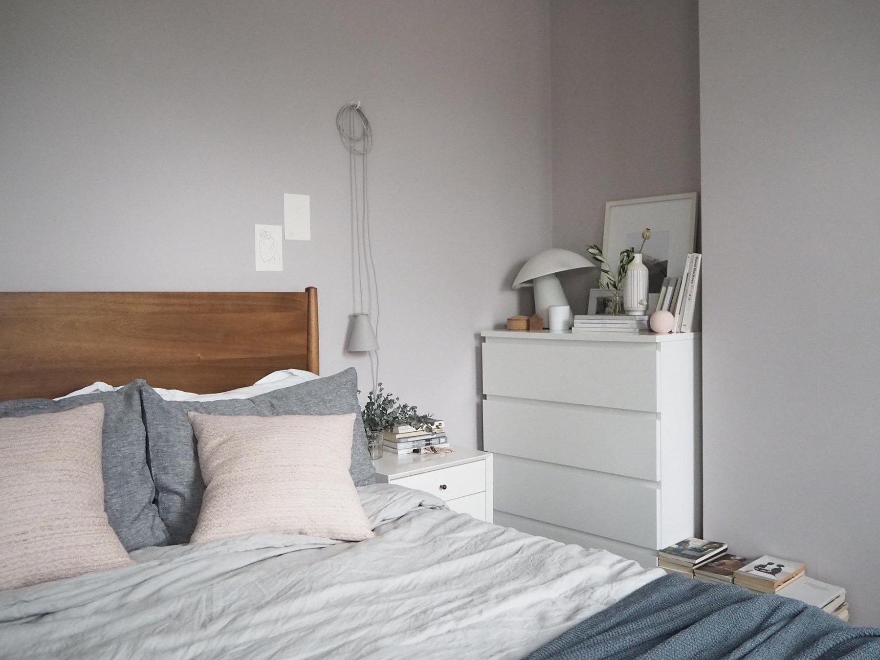 phòng ngủ đẹp cate st hill pink-blush-bedroom-before-after old elledecoration vietnam 4