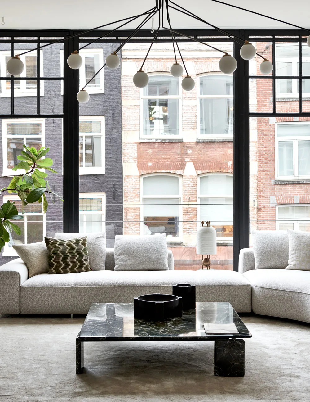 Mobilia showroom noi that amsterdam du lich