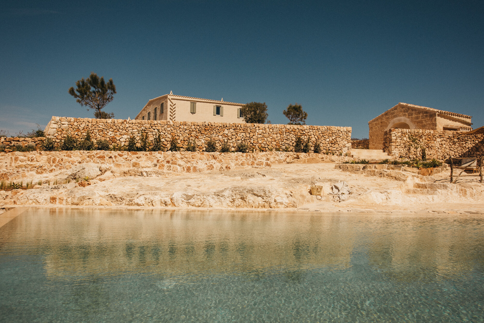 khach san khu nghi duong Son Blanc da voi Marés Menorca Atelier du Pont