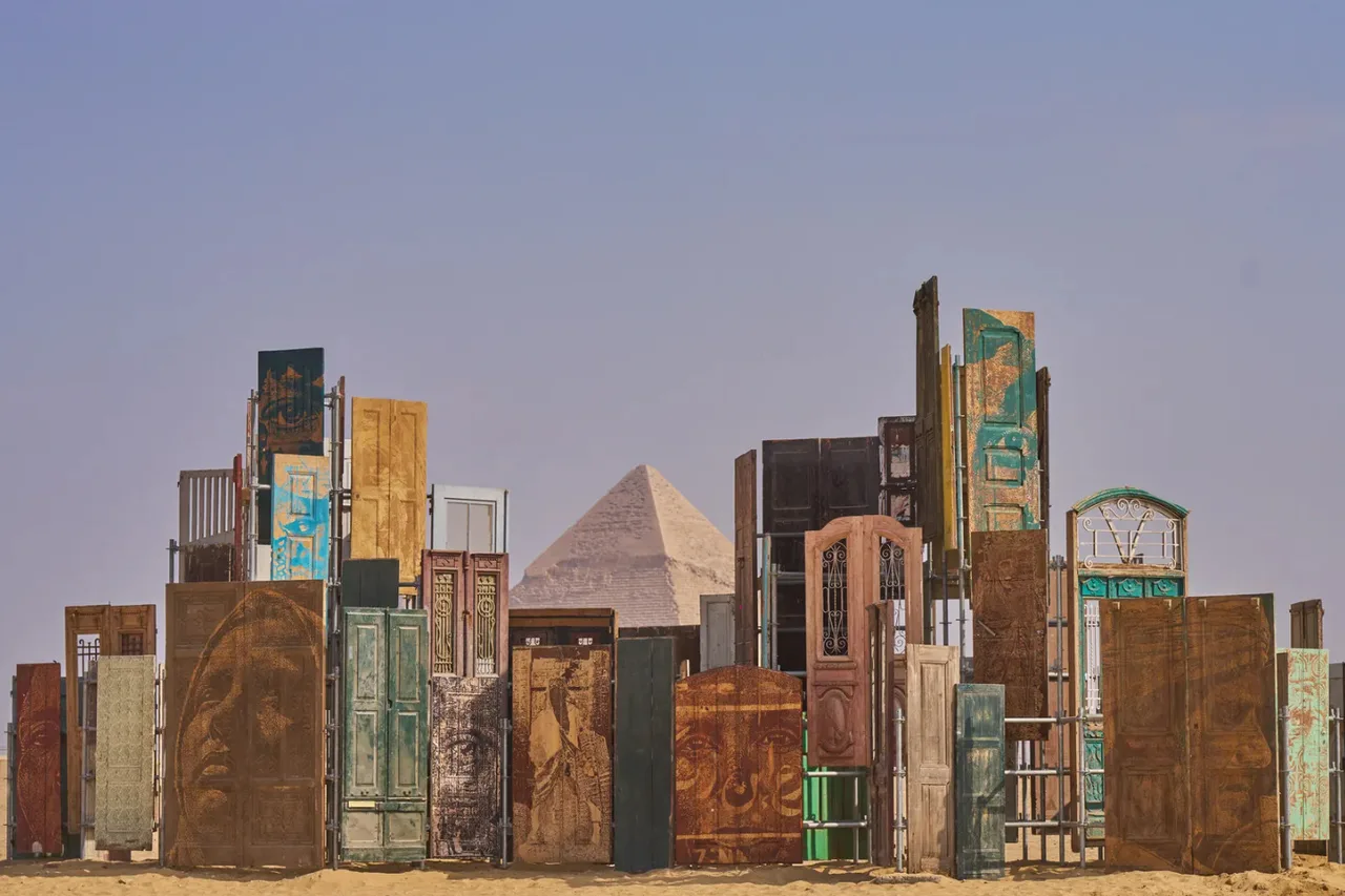 kim tu thap trien lam nghe thuat duong dai forever is now doors of cairo