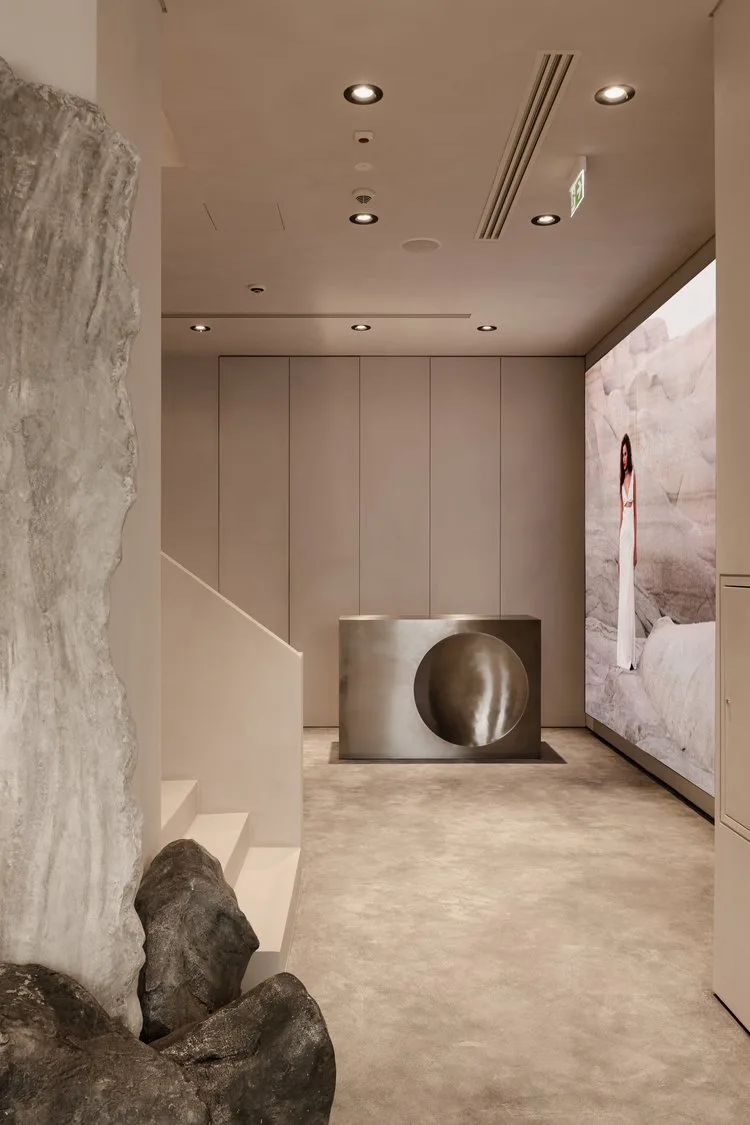 noi that boutique le tan milla nova balbek bureau
