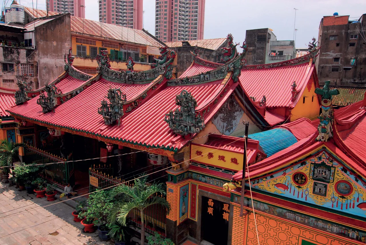 hoi quan ha chuong nguoi hoa saigon
