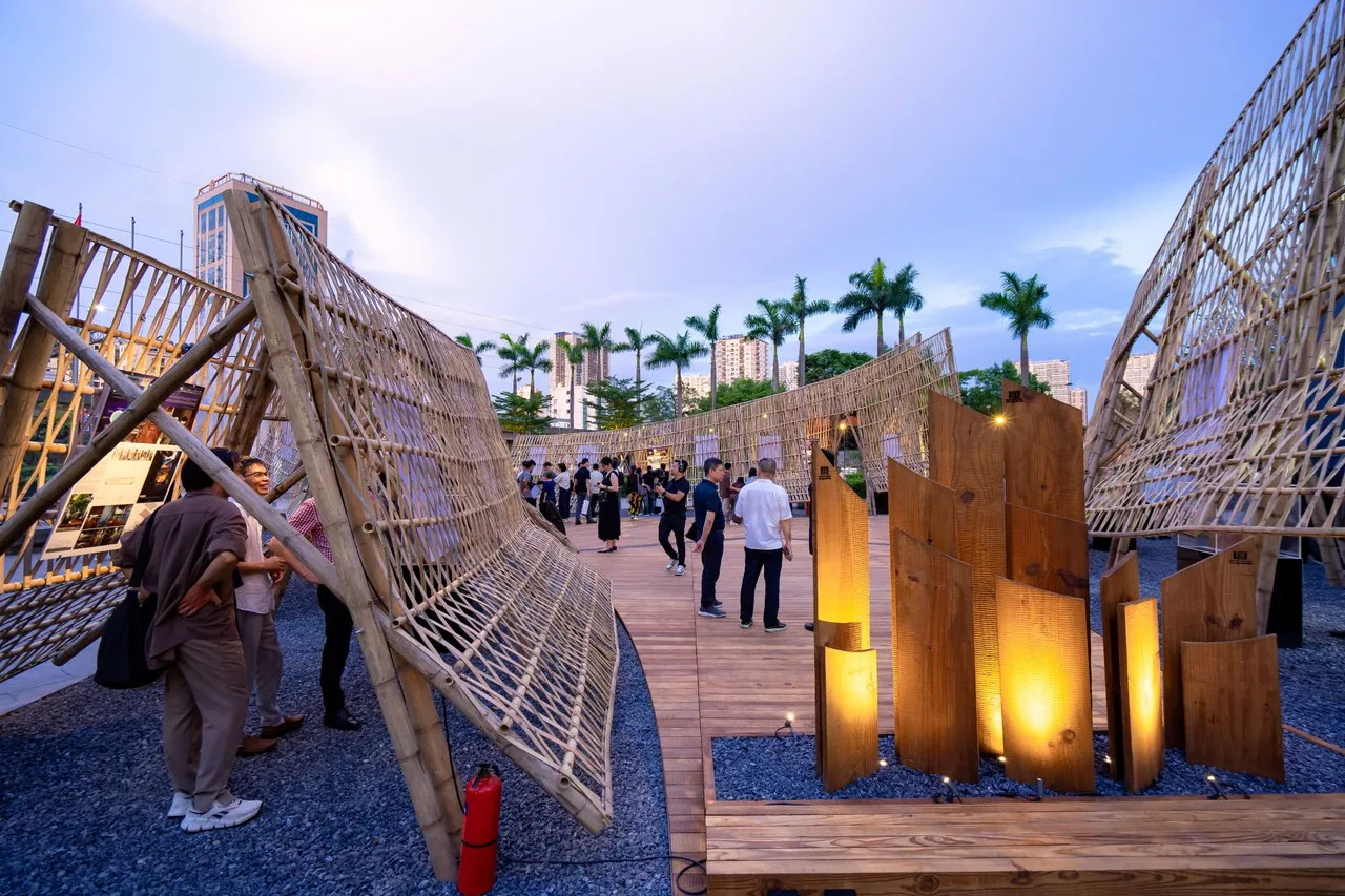 le trao giai pavilion dong buom