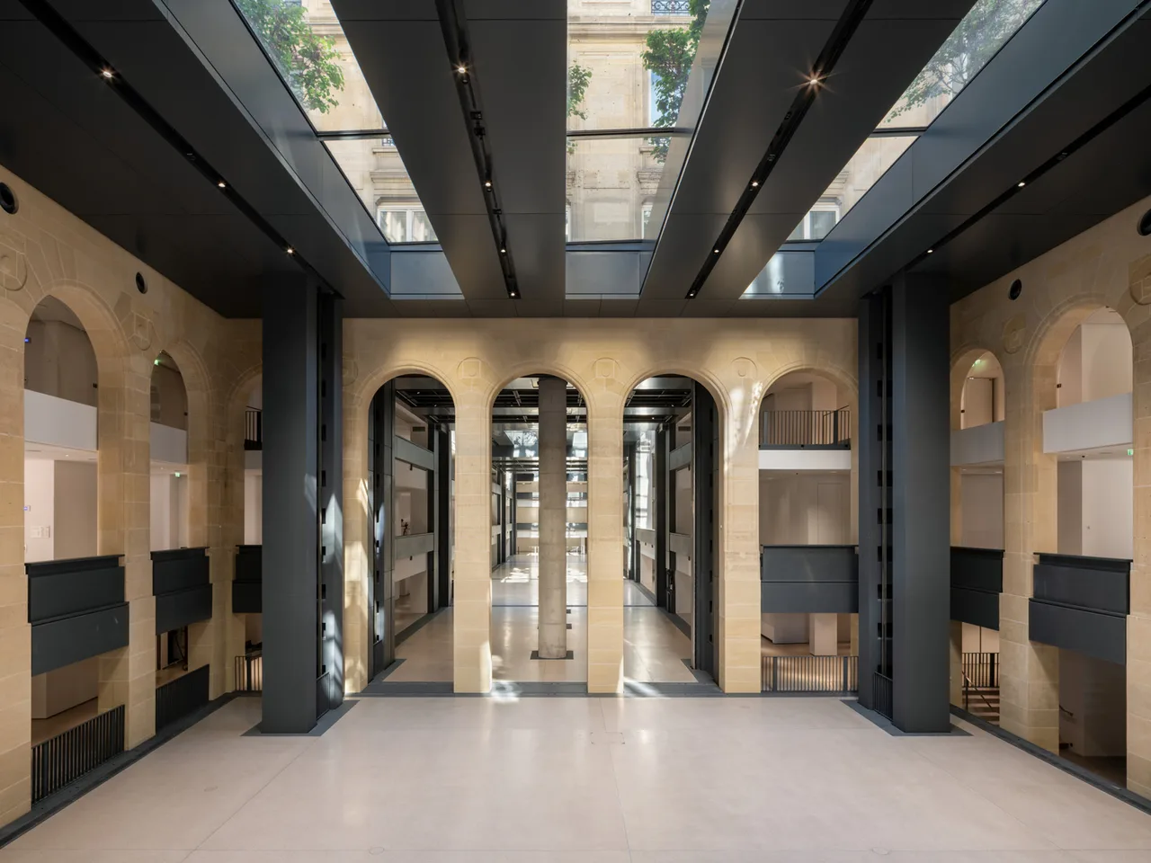 Fondation Cartier 1 bao tang noi that