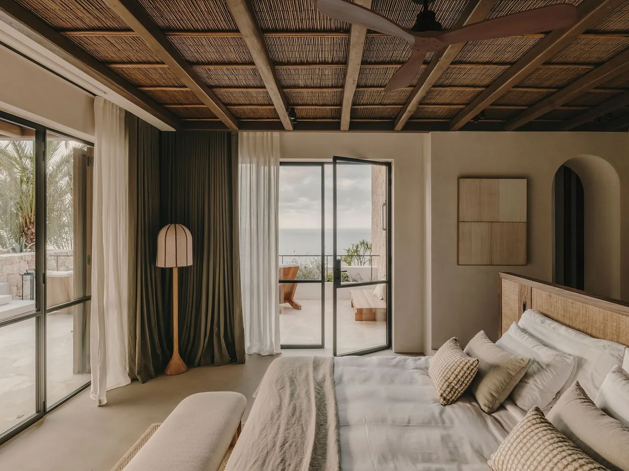 biet thu phong ngu noi that villa dia trung hai Infinity Es Cubells Ibiza K-Studio