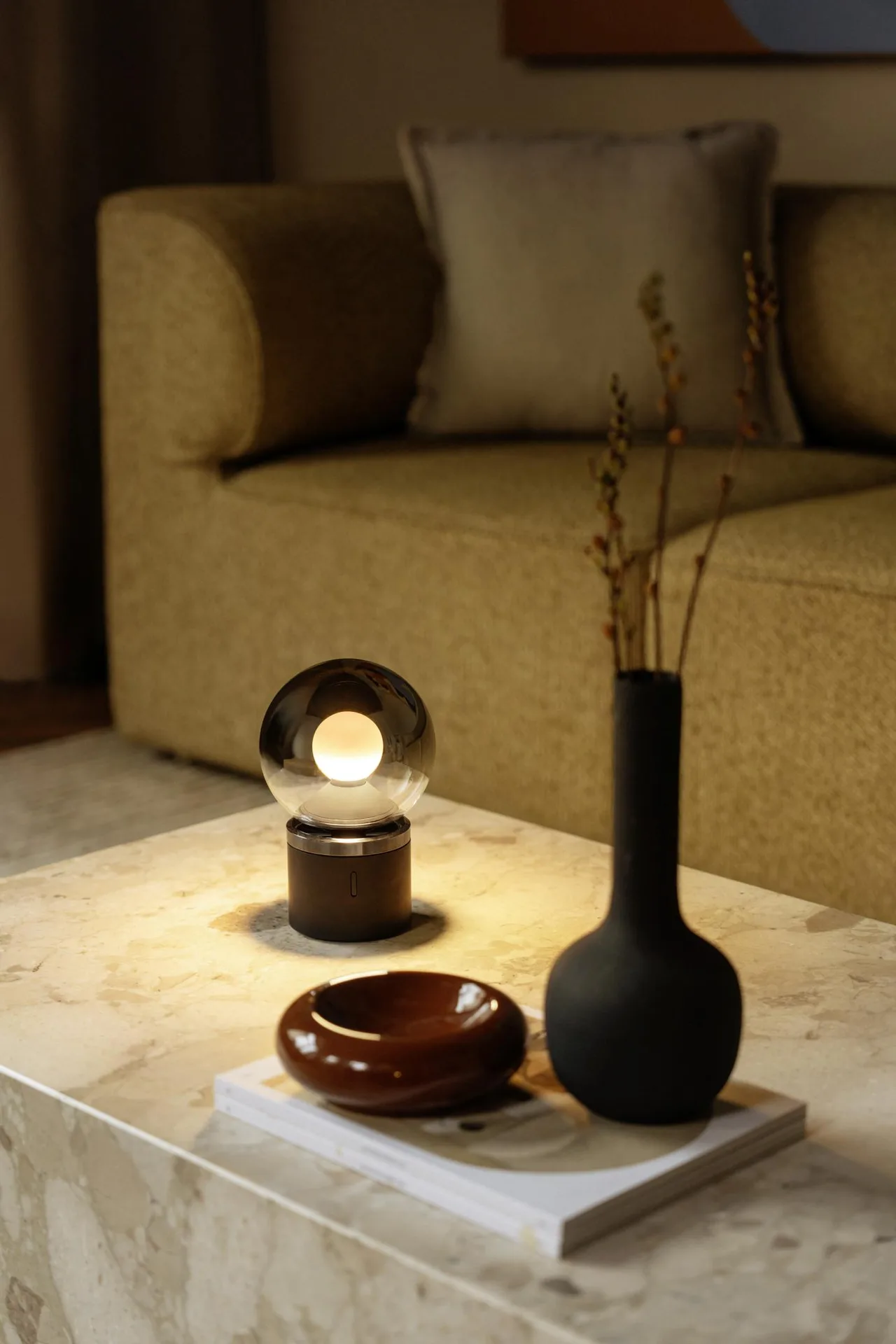 luna pura den ban occhio alis lighting