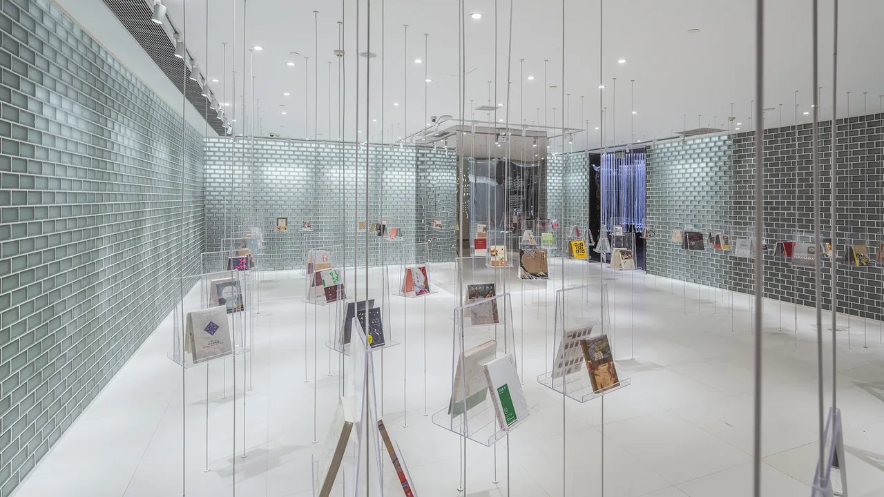 nhà sách 10
