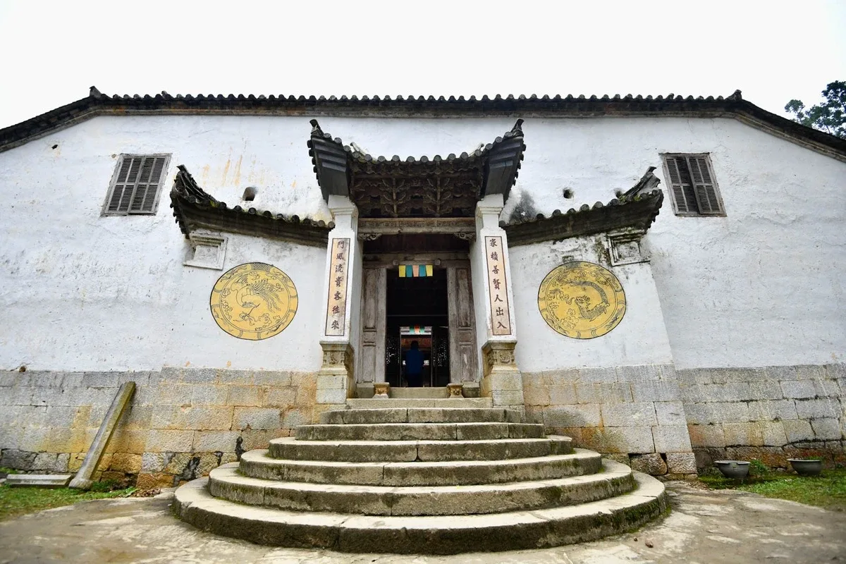 biet phu chau a asian mansion
