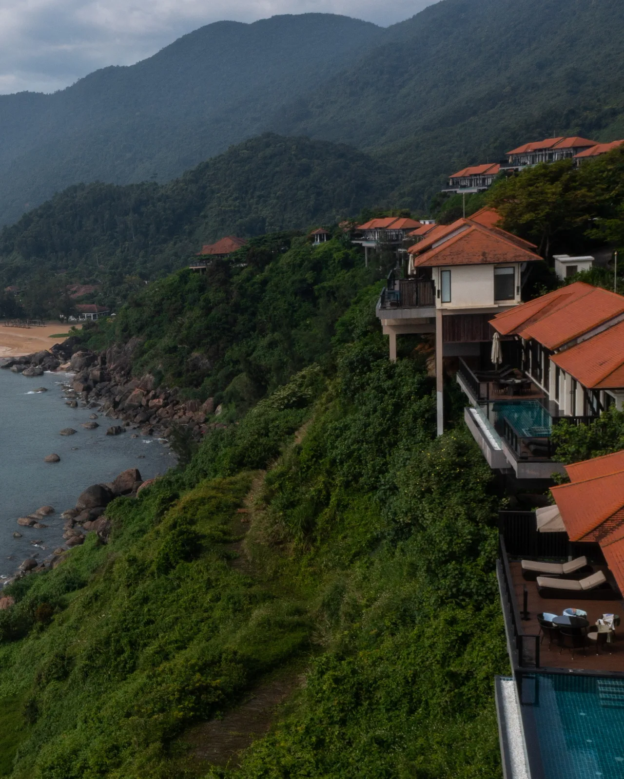 Banyan Tree Lang Co resort hue du lich