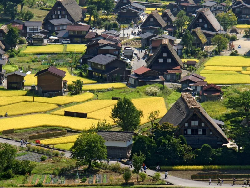 Làng cổ Shirakawa-go và lời nguyện cầu trong tuyết trắng