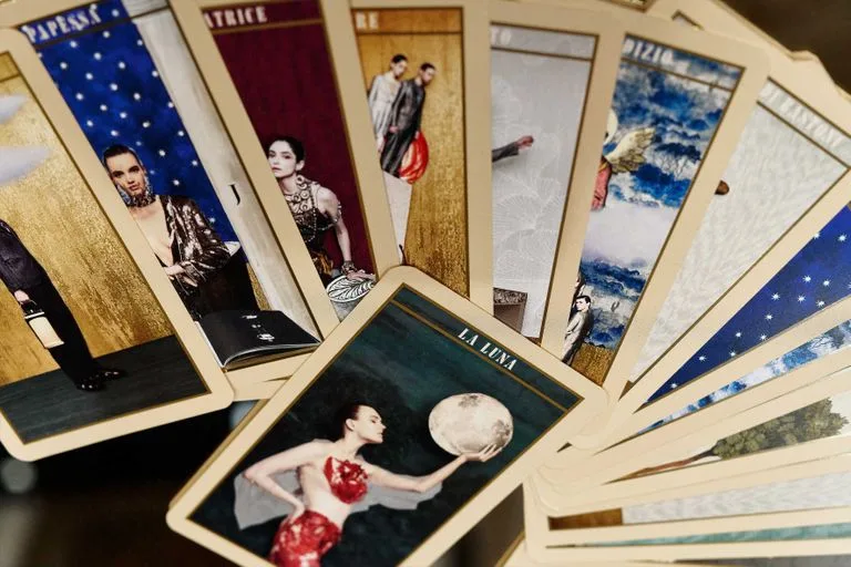 giorgio armani casa bai tarot