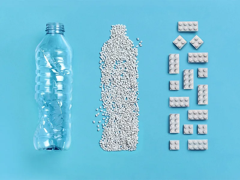 Đồ chơi Lego tái chế từ chai nhựa