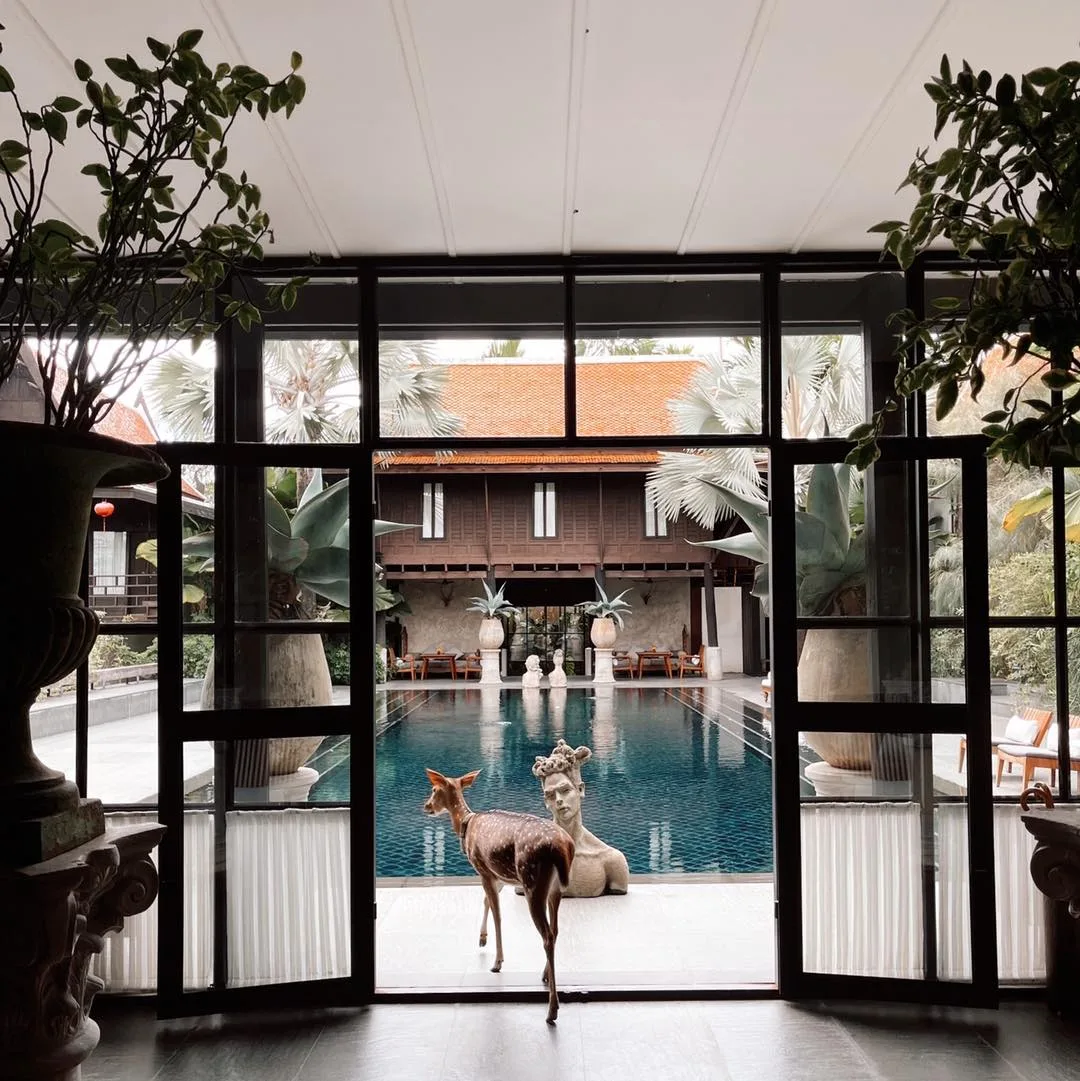 style book nghe si thi giac le trong hoang Villa Mahabhirom resort khach san nghi duong thai lan