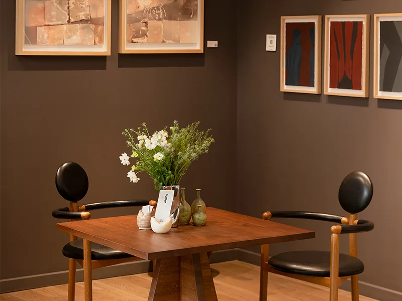 Gallery Medium, ấm áp và cởi mở