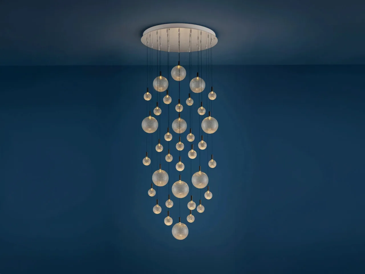 den tran pendant light PAR 18 Catellani & Smith