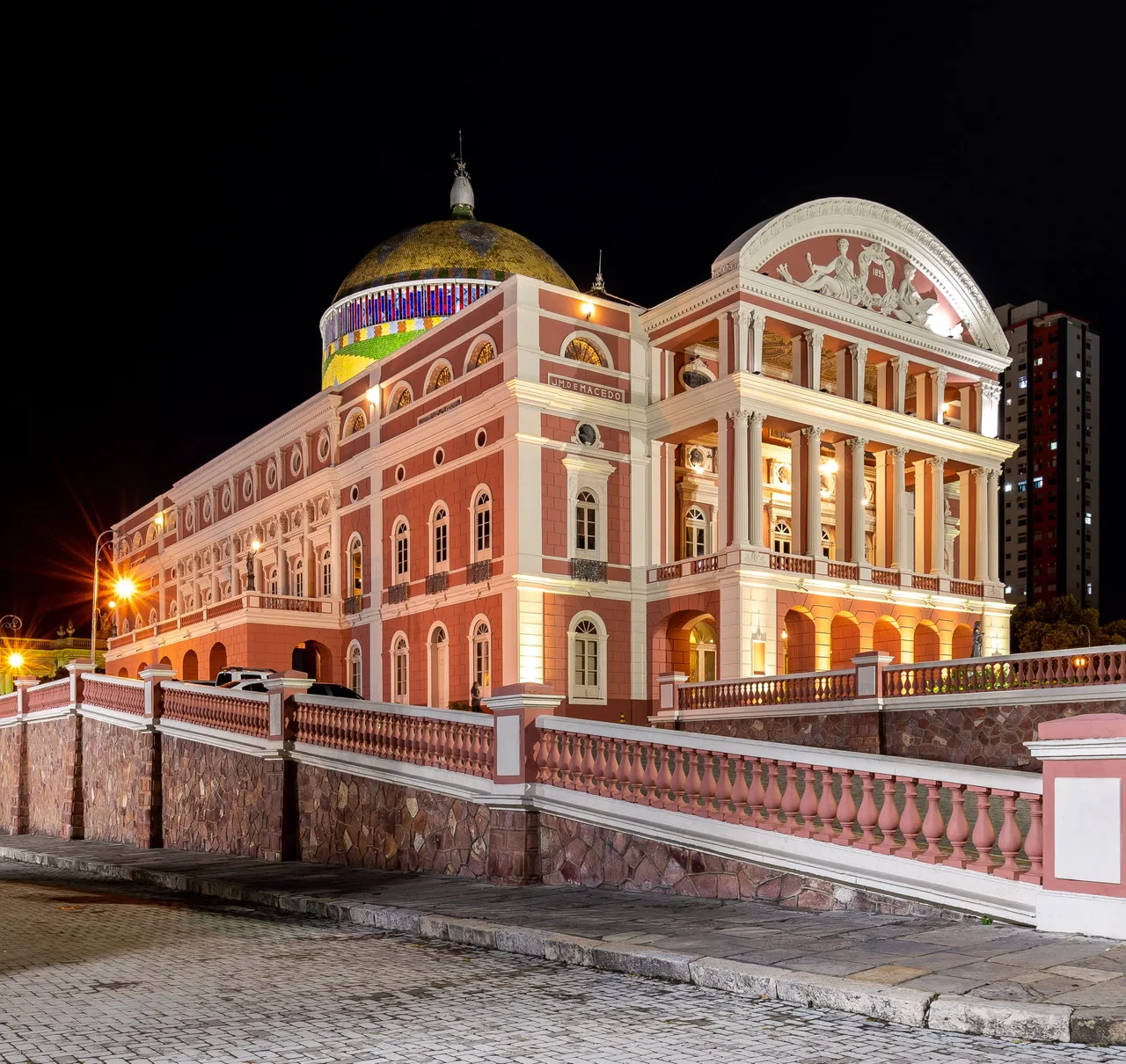 Nha hat phong cach phap Palais Garnier Paris Teatro Colón Buenos Aires Amazonas Manaus tphcm ha noi