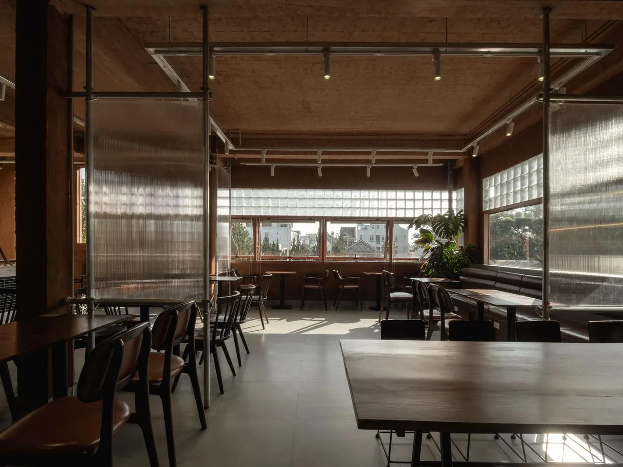 hong tra hoa binh xuong xep quan cafe dalat