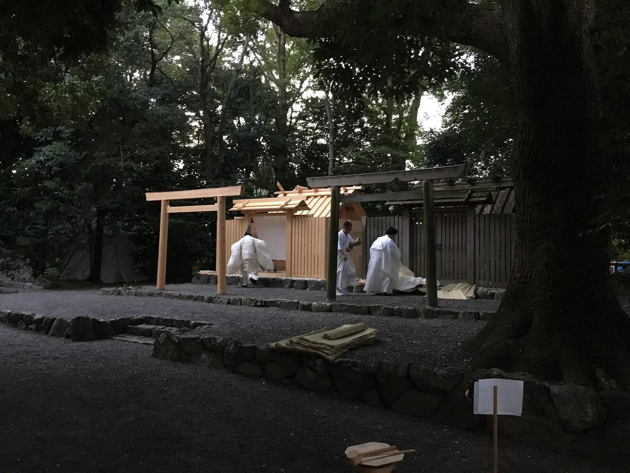 tu duy bao ton hien dai den ise jingu West Kowloon bamboo theater in Hong Kong Tai Hang osaka castle vinh dinh mon gate