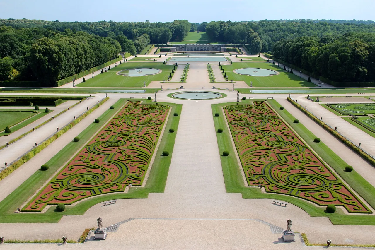 vuon phap French formal garden Jardin à la française André Le Nôtre Vaux-le-Vicomte