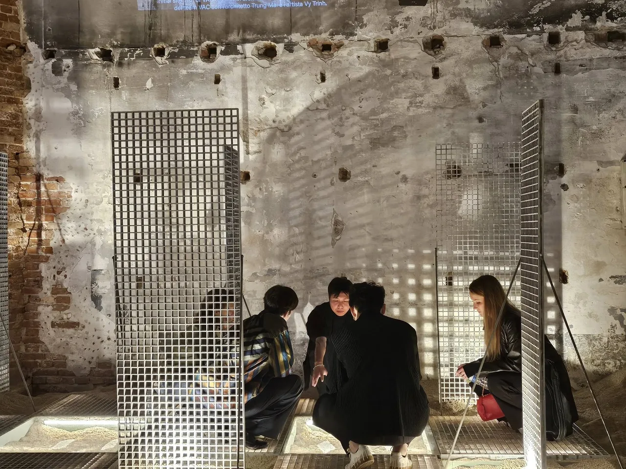 kien truc su trung mai hanoi ad hoc hanoi ad practice venice biennale 2025 the grid house of forest