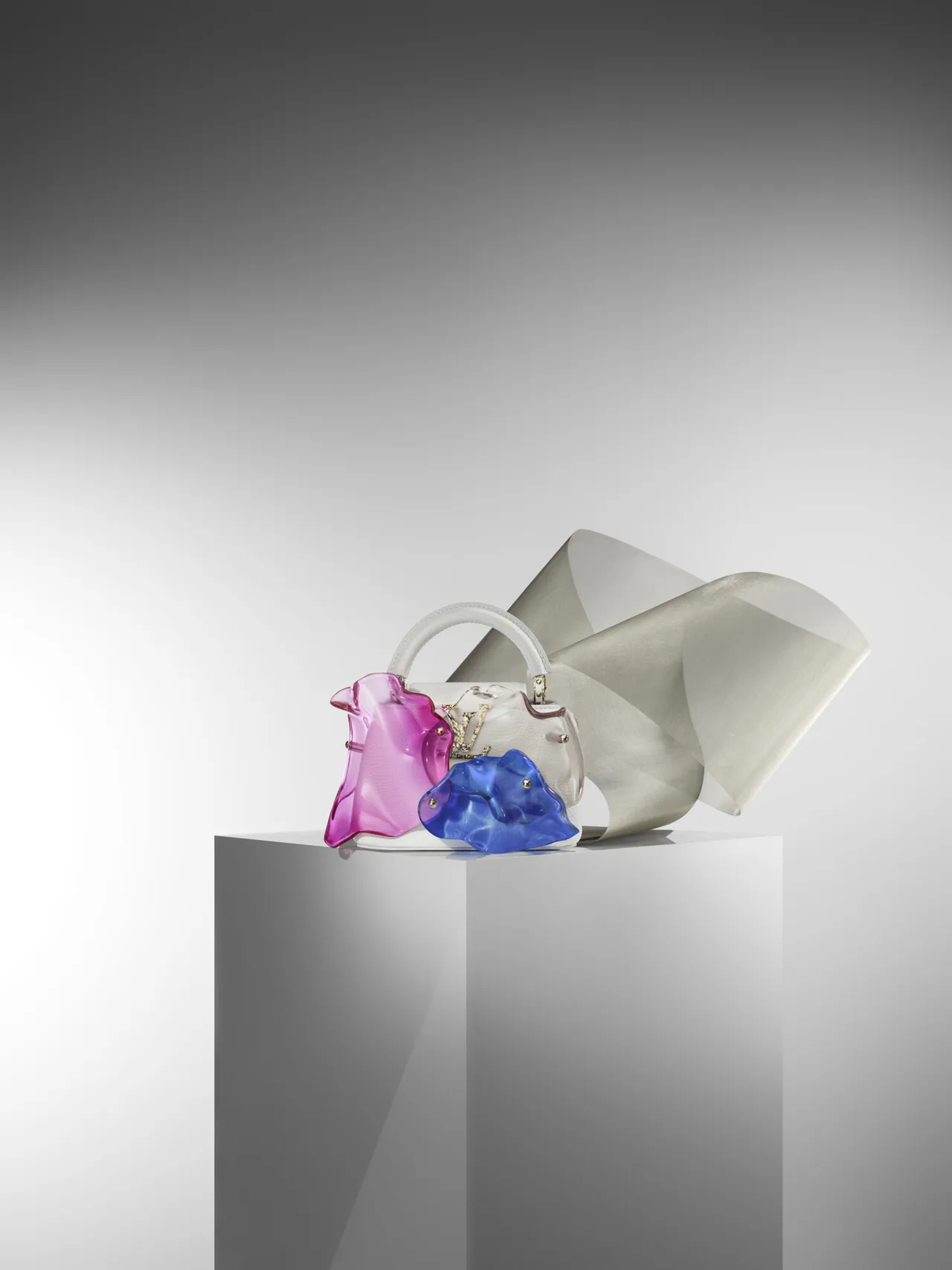 louis vuitton tui xach capucines frank gehry kien truc