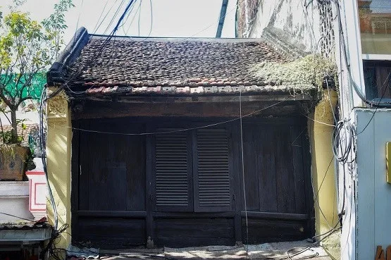 nha co 42 pho Hang Can Ha Noi giay do