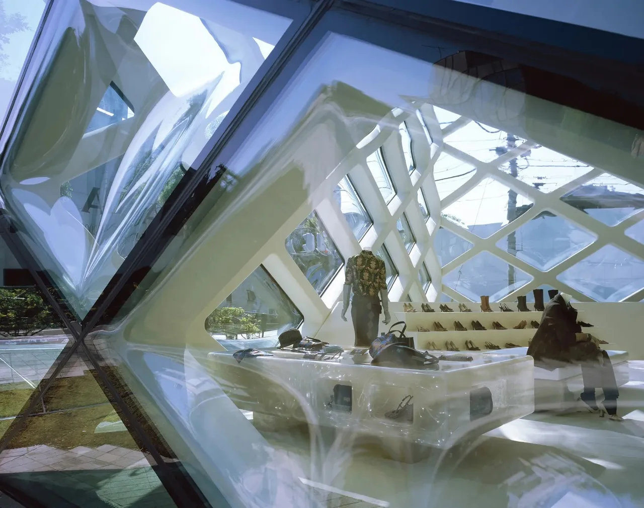 Prada Aoyama Glass Tower kien truc toa nha tokyo