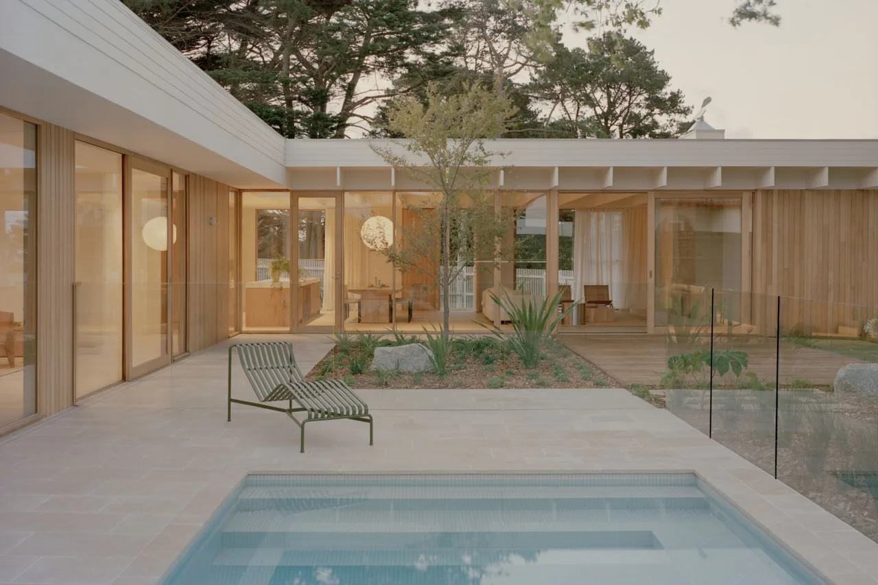 nha ven bien Mount Martha II House australia Victoria Merrett Architects ho boi san vuon