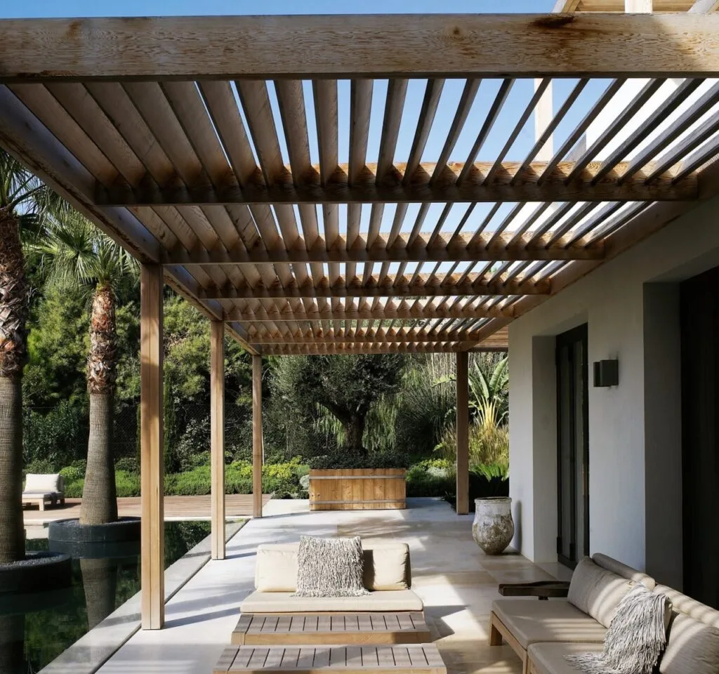 mai che san vuon ngoai troi pergola