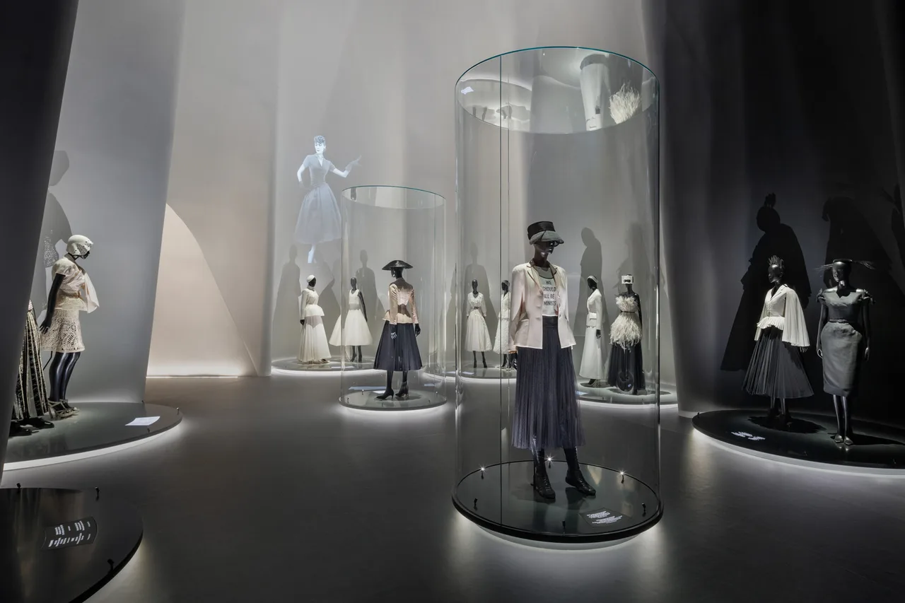 trien lam christian dior designer of dream haute couture new look