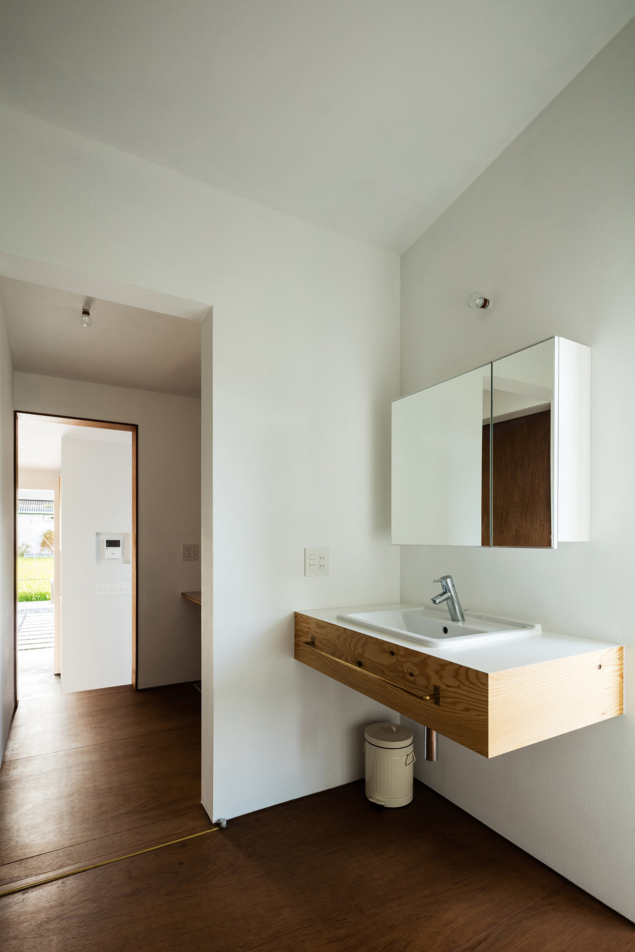 nhà chữ u Mita-House-Horibe-Associates-elledecoration vn.-14
