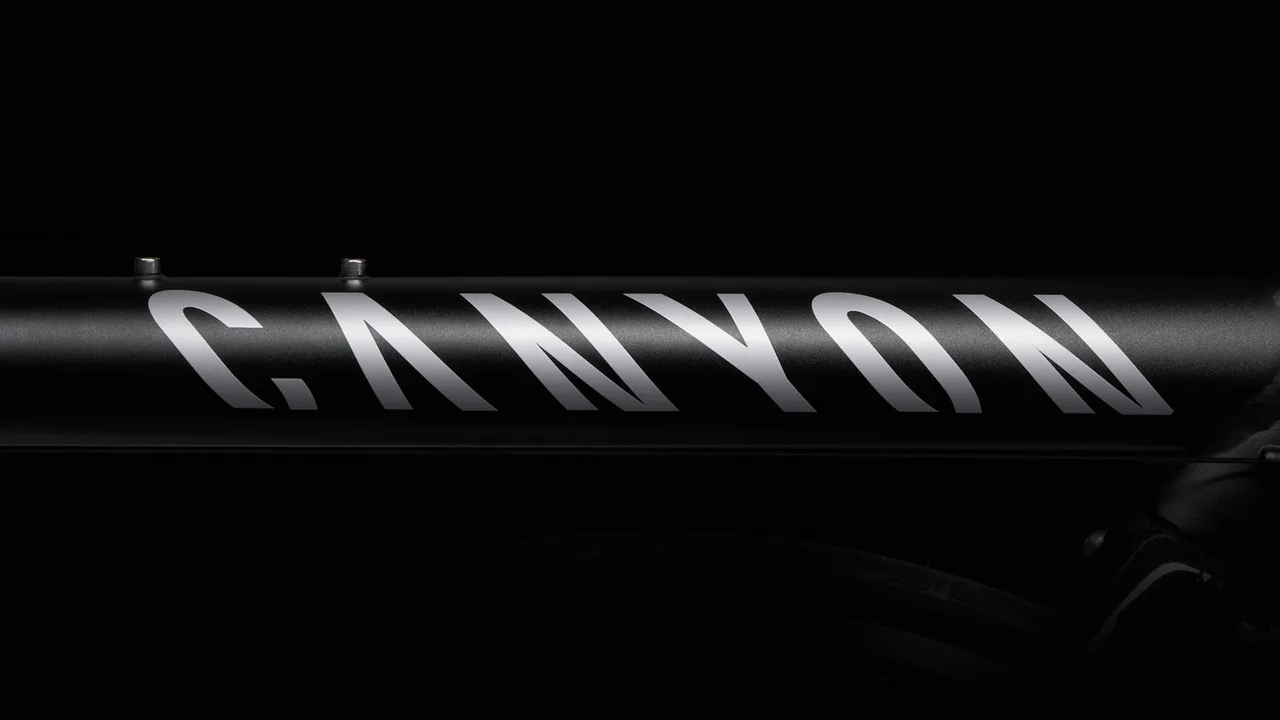 Logo Canyon thiet ke do hoa