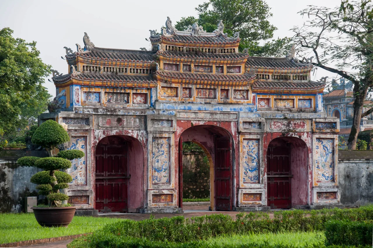 viet nam hoa lu hoang thanh thang long dai noi hue