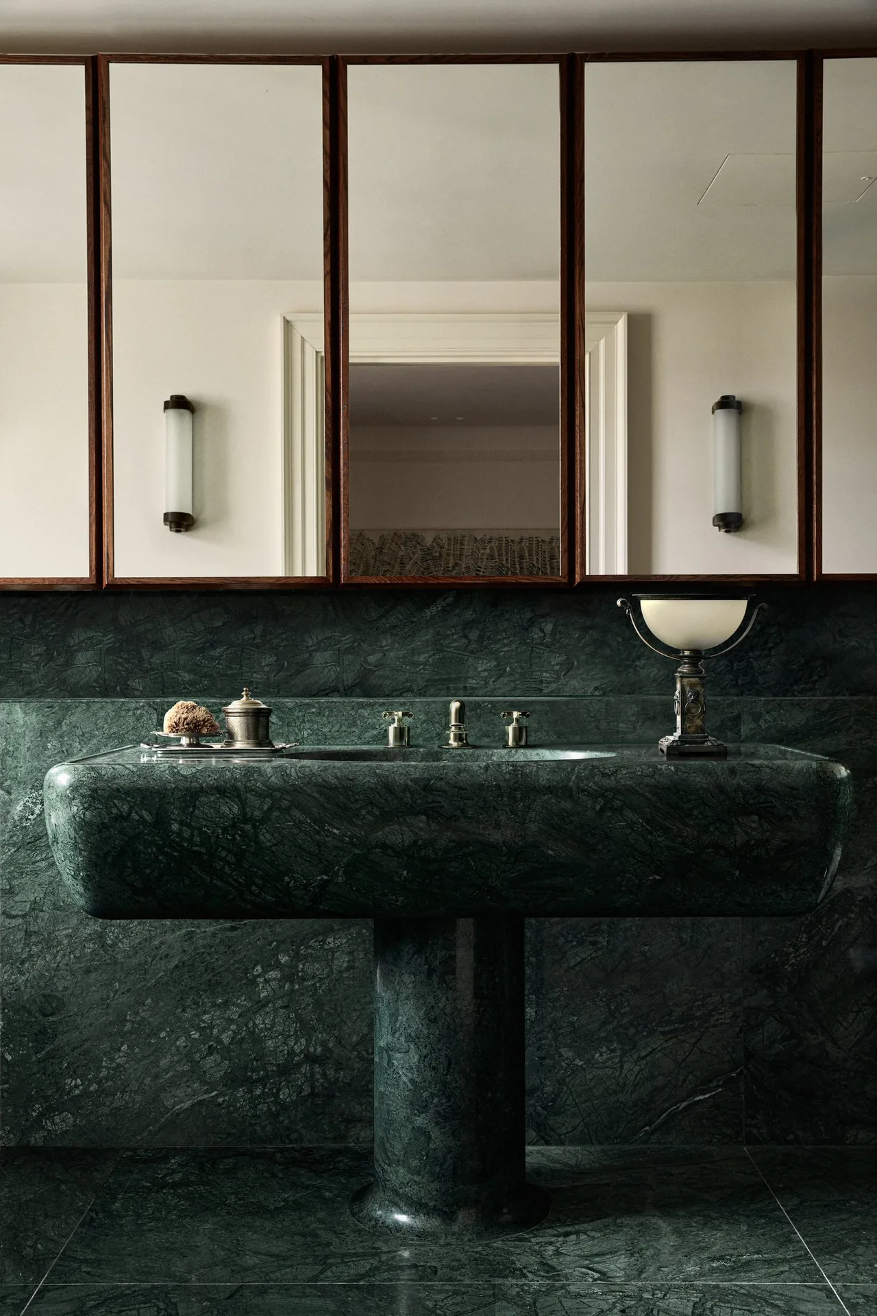 lavabo bon rua da cam thach dieu khac