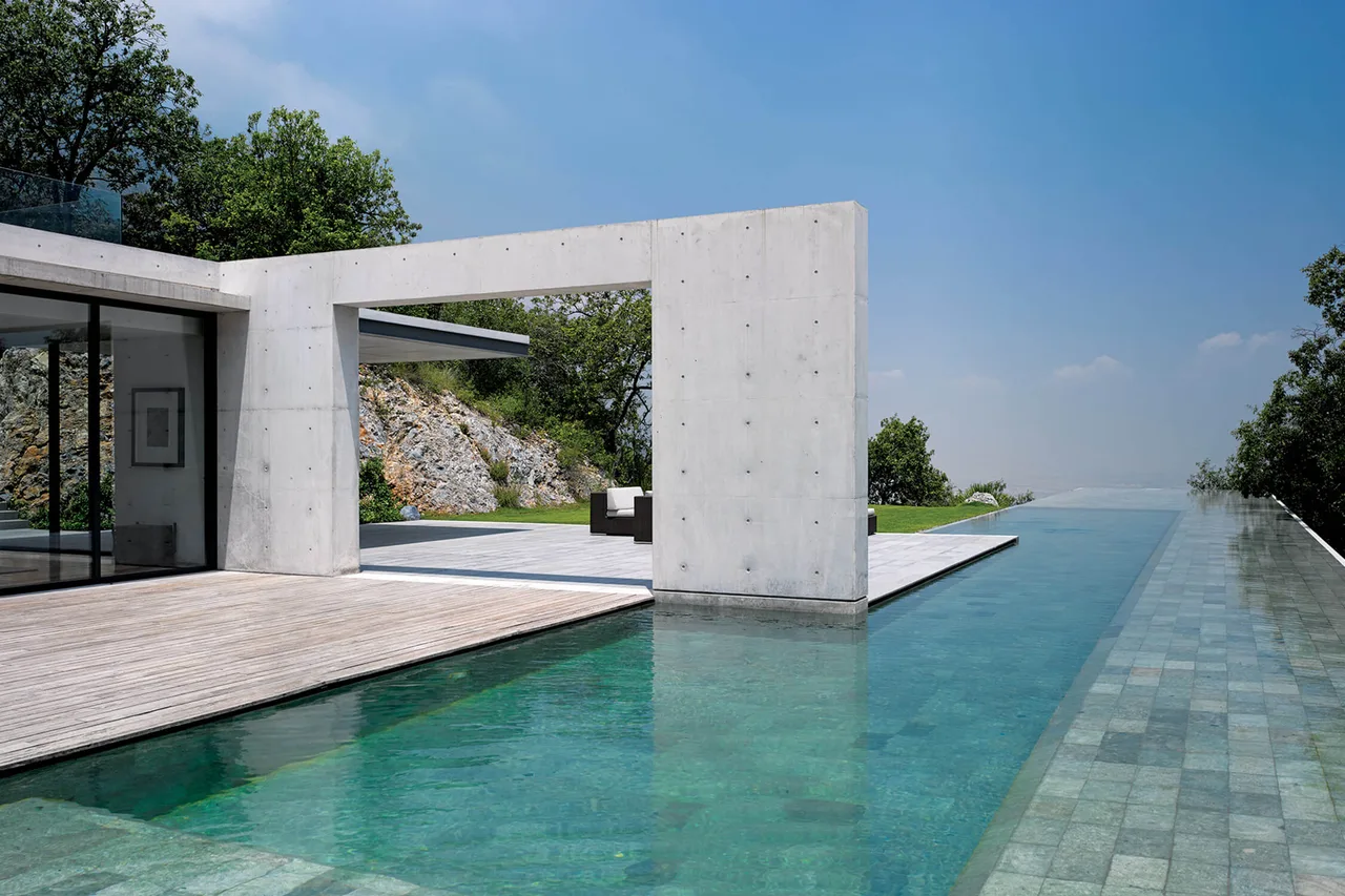 Casa Monterrey Tadao Ando pool