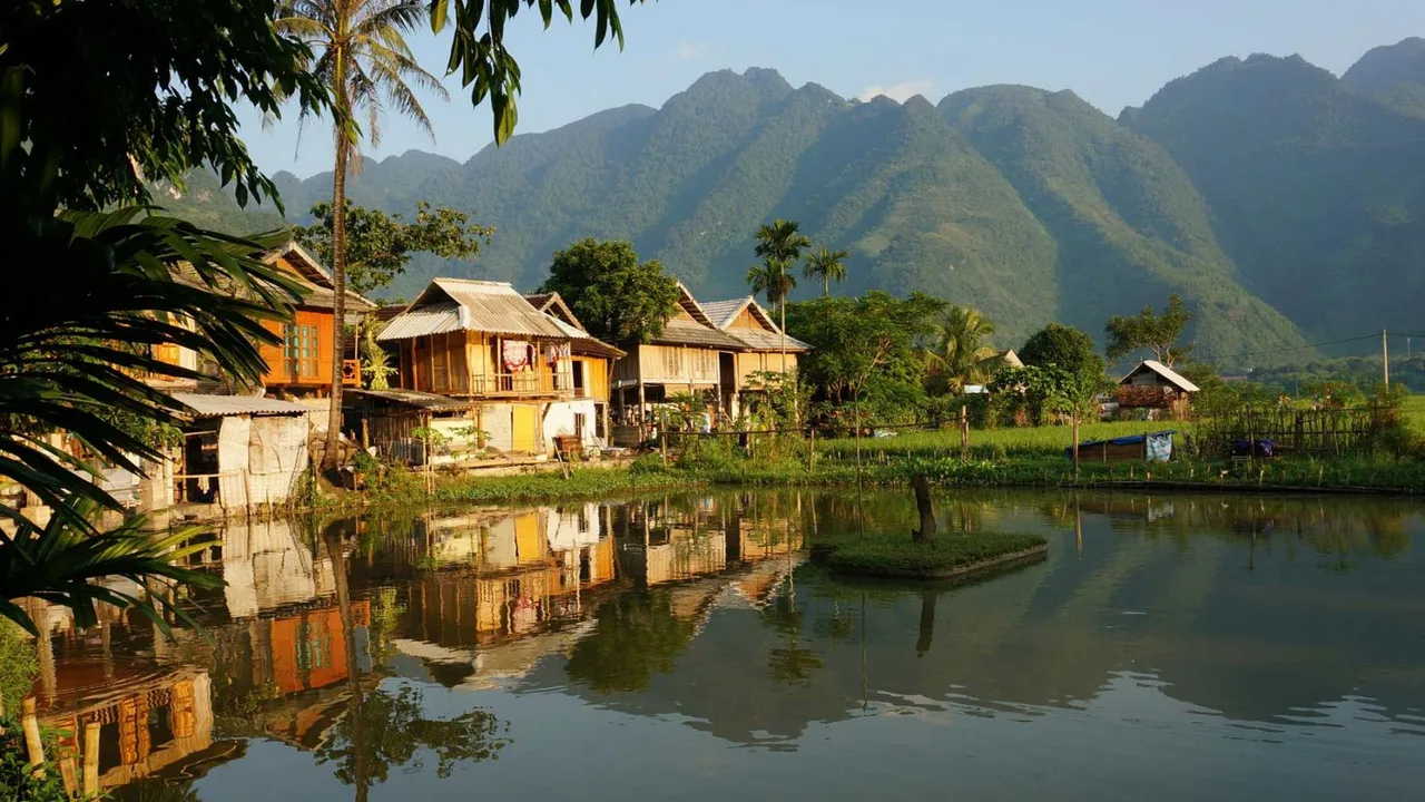 Ban pom coong du lich tay bac