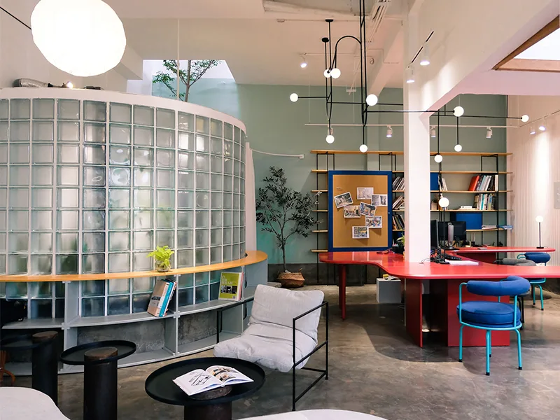 Red5 Studio & BODCSG & Corner Decor - Khoảng trời chung đầy nắng