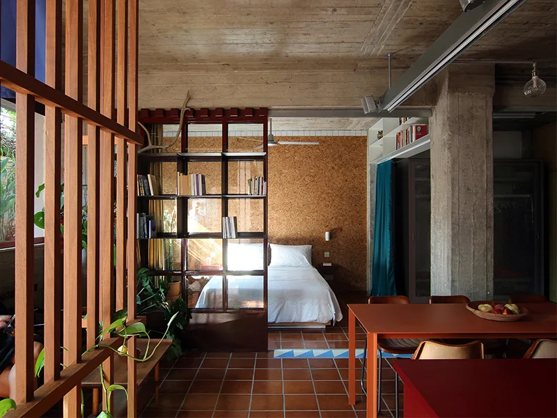 Từ nhà kho đến không gian "ma thuật" ở Athens