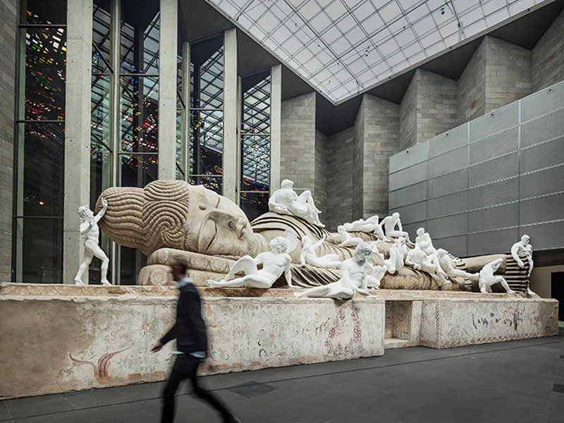 Sự kết hợp Đông - Tây qua nghệ thuật sắp đặt của Xu Zhen
