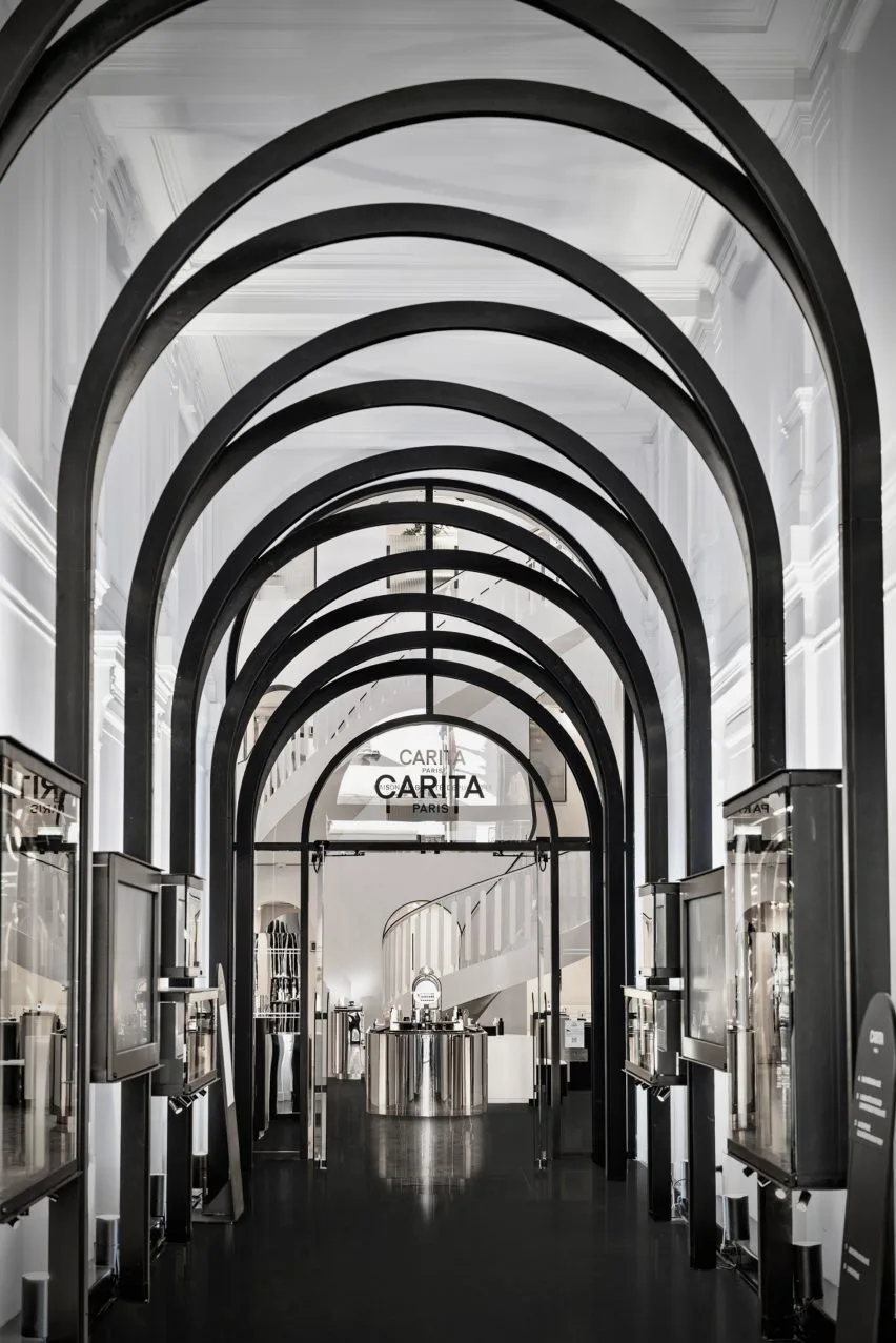tham my vien carita monochrome paris