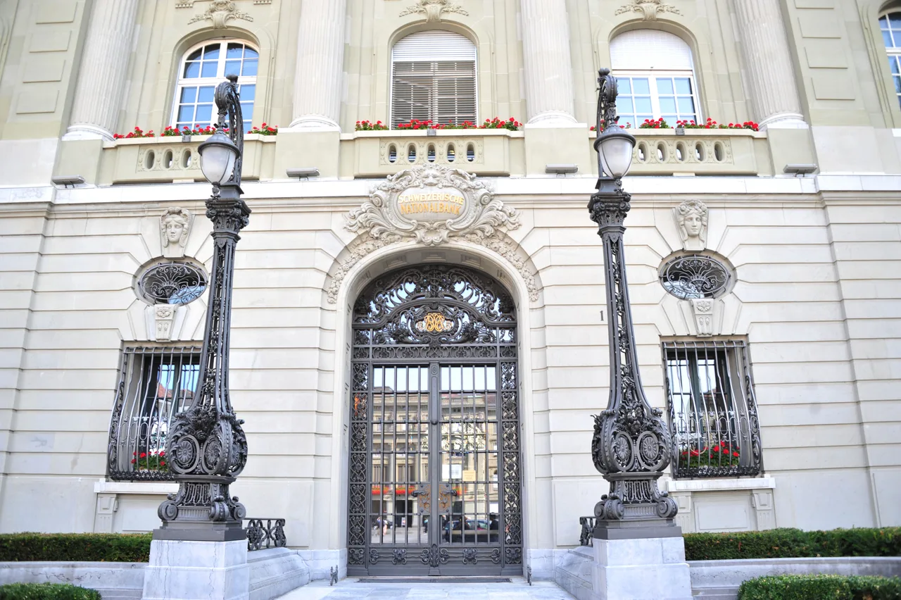 kien truc chau au co dien bern thuy si mat tien