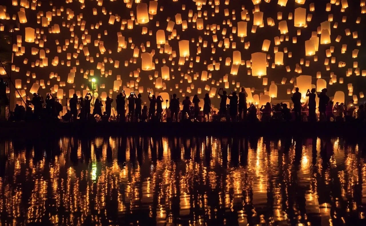 yi peng le hoi den long chiang mai
