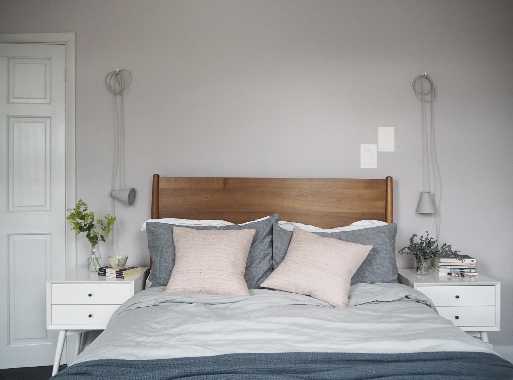 phòng ngủ đẹp cate st hill pink-blush-bedroom-before-after old 3