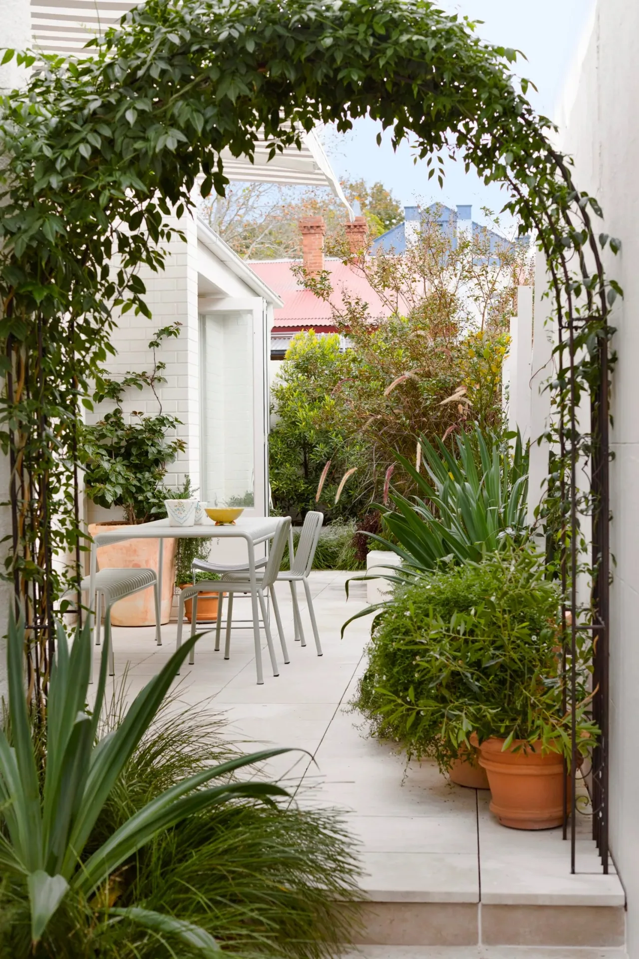san vuon nha lien ke ngoai that luise terrace care of studio