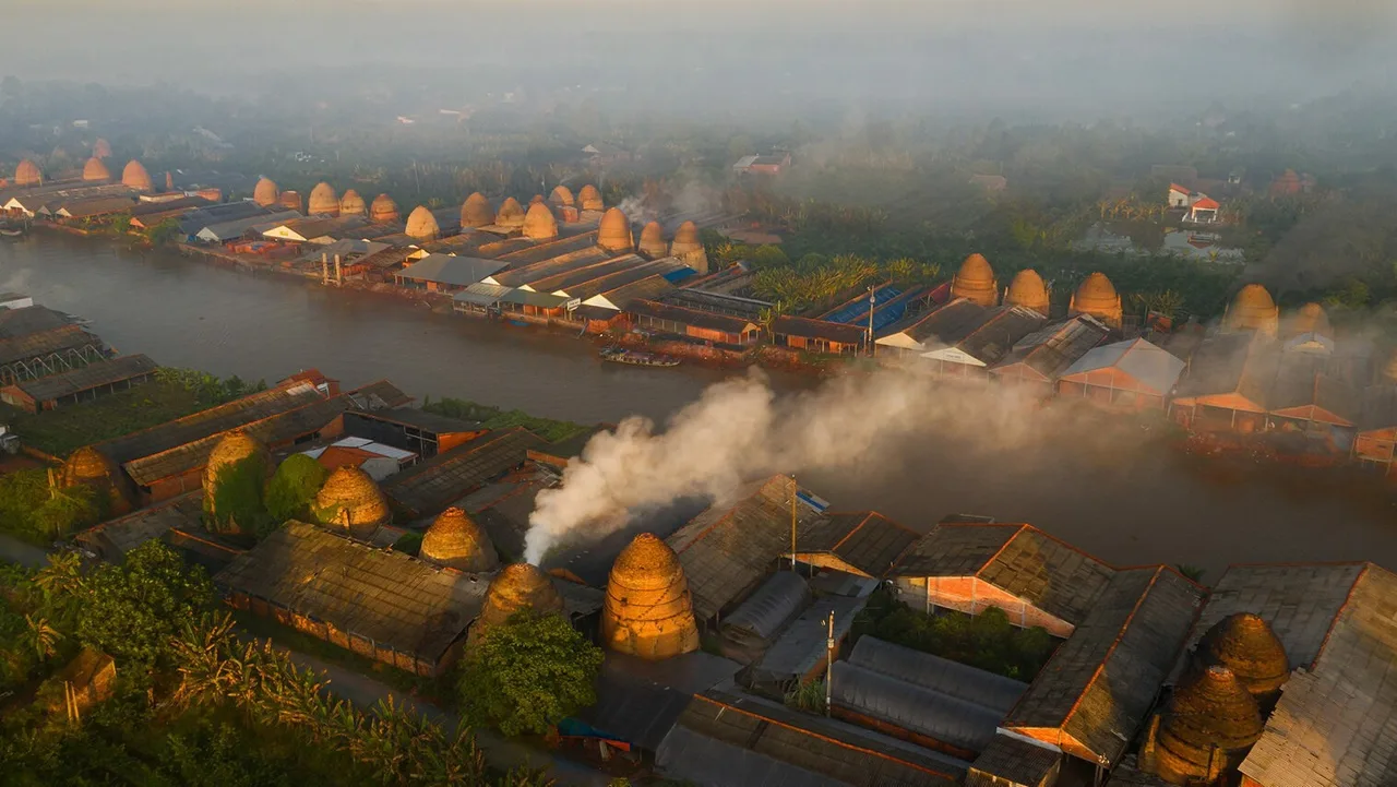 lang nghe gach gom do mang thit vinh long di san viet nam