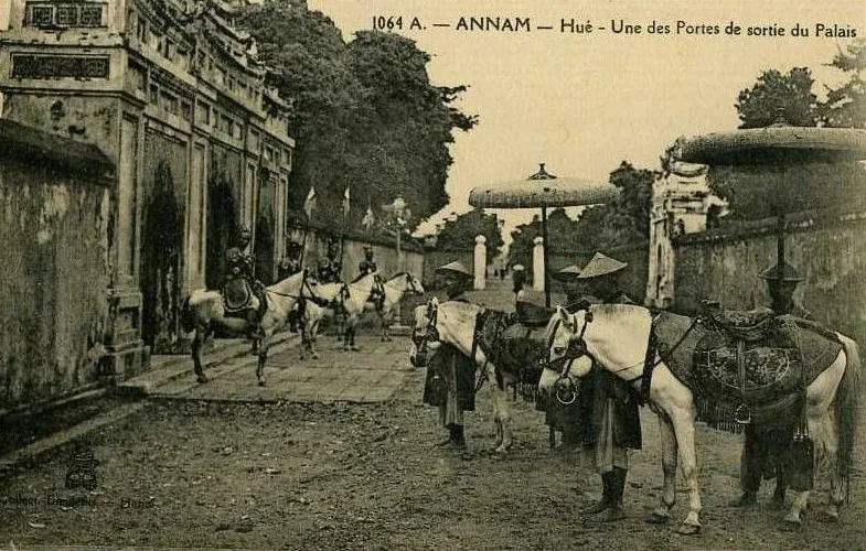 ngua ky binh phong kien trieu nguyen lang tam