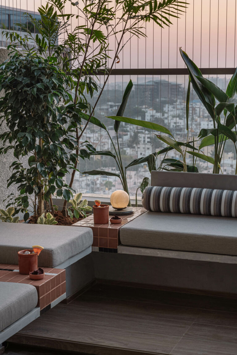 can ho thiet ke ngoai that balcony