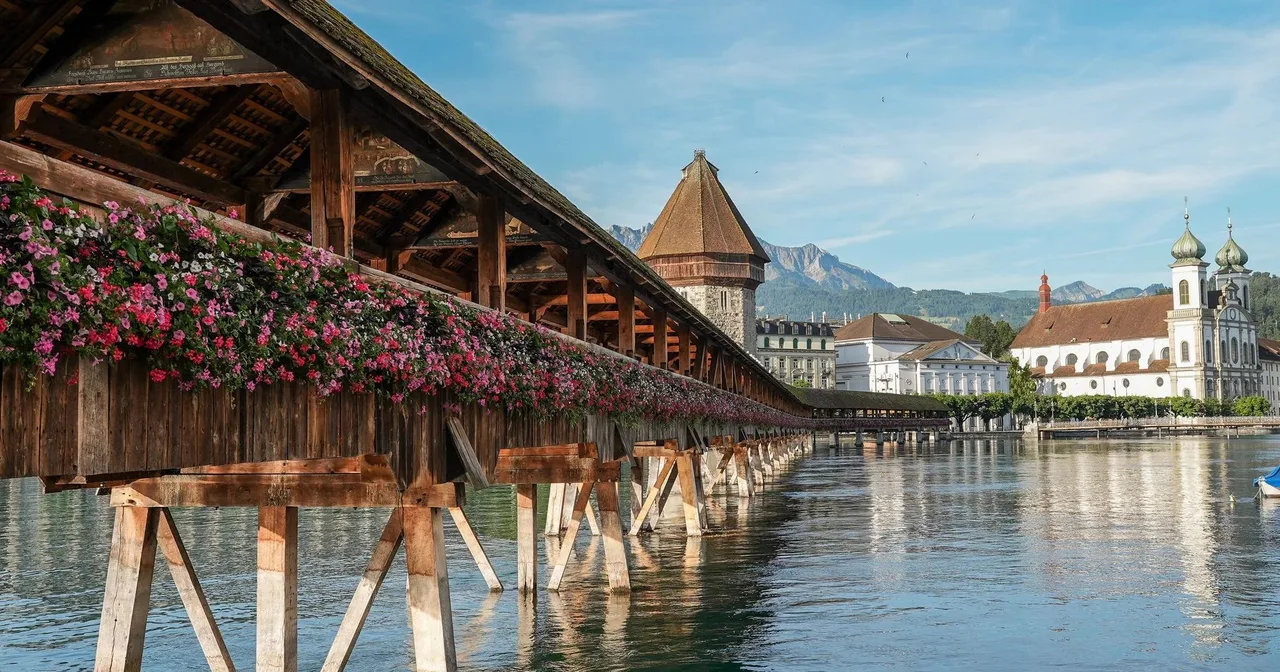 thuy si Switzerland Matterhorn day alps Zermatt geneva Chapel Bridge Lucerne Pilatus