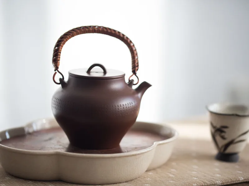 Mỗi ấm trà, một cách thưởng